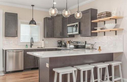 Brand New Modern House - Walk to Main Street - Foto 14