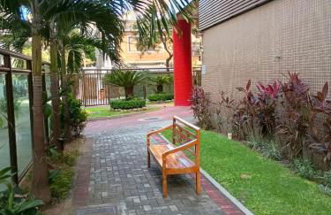 Suite, 2quartos, cozinha completa, varandão, 2 vagas de garagem - Foto 4