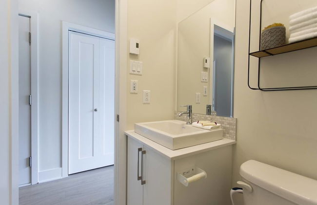 Perfect 2 Bdr, 2 Bath Landing for the Family - Foto 35