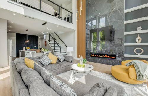 Luxury Newly Built 4 BR 4 Bath Home w/ Rooftop and Grill! - Foto 2