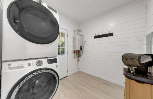 The White Lodge 4BDR Sleeps 8 with Fire Pit - Foto 46