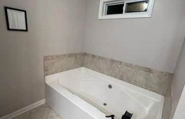 Spacious Gorgeous 3bd home with large deck Close to EVERYTHING - Foto 49