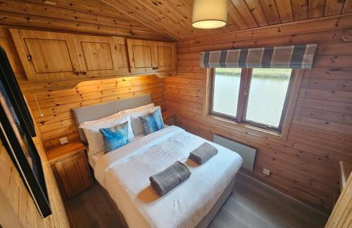 Wroxham Broads Lodge Houseboat - Photo 12