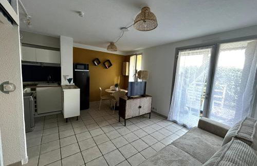 Jolie T2 avec terrasse proche plage - Foto 7