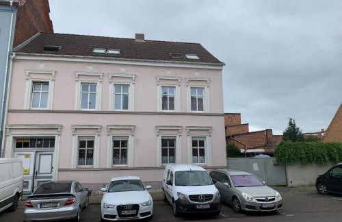 Best-Preis Ferienwohnung mit Netflix, Self-Check-In, eBike Ladestation im Fahrradraum, WLAN - direkt am Elberadweg im Herzen von Wittenberge - Foto 24