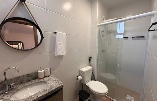 Apartamento na praia, 2 quartos e área de lazer - Foto 50