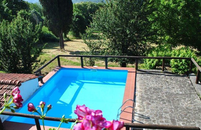 Rustic Chalet With Pool - Photo 12