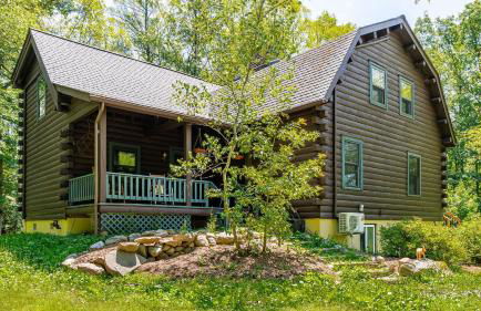 PoolHot Tub Firepit Near Hikes Shops Dining Cragswood Lodge by AvantStay - Foto 2