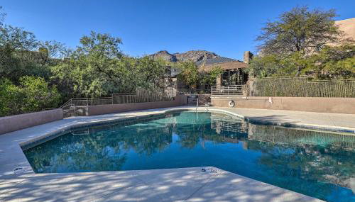 Serene Desert Escape with Porch and Resort-Style Perks - Foto 3