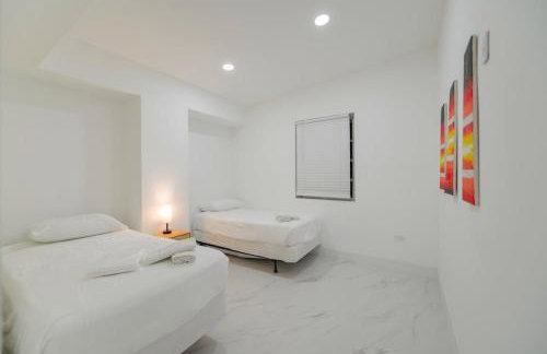4BR North Miami Villa with Pool Patio Ping Pong - Foto 26
