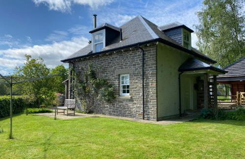 Private detached cottage sleeps 4 - Photo 35