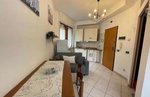 Luminoso bilocale, comfort a 300 m dal mare - Foto 7