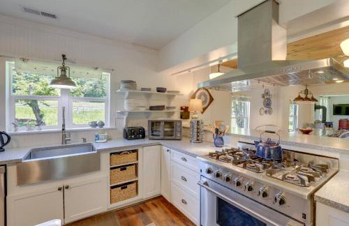 Hot Tub Soaks and Fireside Nights! Marshall Cottage - Foto 13