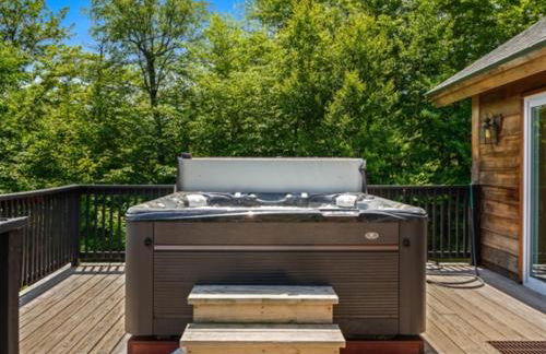 3 Mi to SR! Sleeps 25, Spacious, Hot Tub, Arcade! - Foto 52