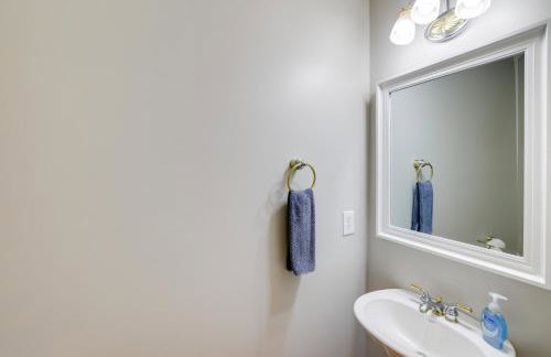 Smith Mountain Lake Home with Private Hot Tub and Dock - Foto 8