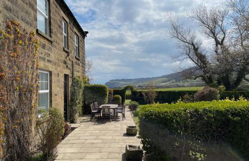 The Farmhouse - Photo 2