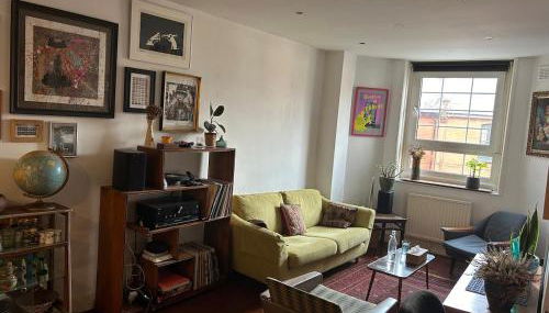 Open plan stylish urban flat - Photo 2