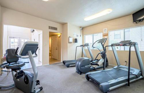 Sunny King-sized 1BD Condo near UofA and UMC w Pool, Parking - Foto 23