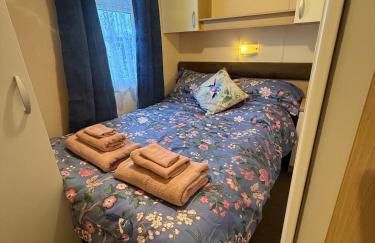 Lovely Serenity 1 and gorgeous Serenity 2 are 3 bedroom 2 bathroom caravans - Foto 16