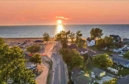 Caseville Splash and Sand Beach House - Photo 31