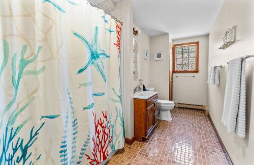 Lovely House 5 Min to Beach with Deck Grill and Garage - Foto 34