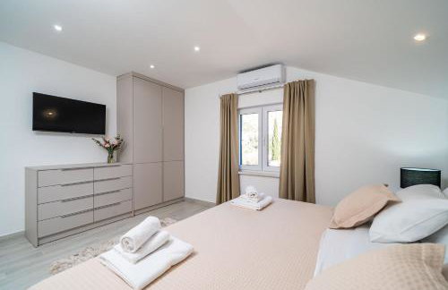 Villa Petmat - with private pool and 6 bedrooms - Photo 43