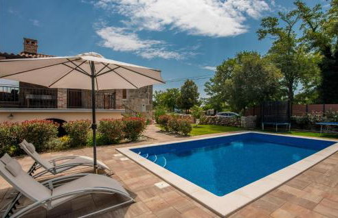 Stunning Home In Svet Vid Dobrinjski - Photo 10