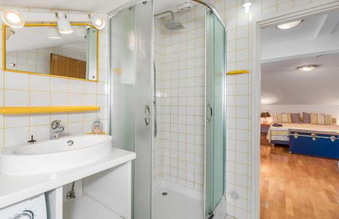 4 Bedroom Gorgeous Home In Jurdani - Photo 50