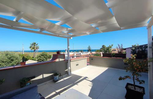 Villa Tea con piscina a pochi passi dal mare - Photo 6