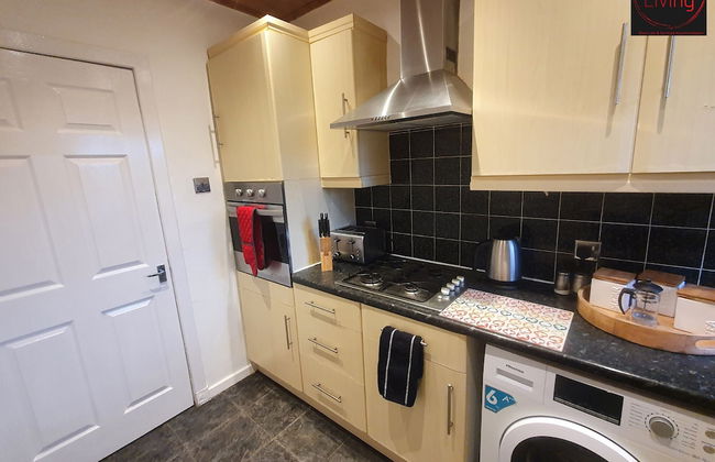 Two Bedroom Apartment by Klass Living Serviced Accommodation Airdrie - Nicol Apartment With WiFi & Parking - Foto 4