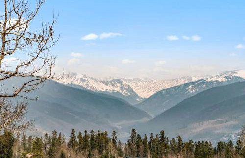 Cozy 2BR with Great Views Near Trails - Photo 5