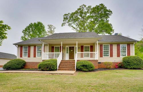 Mineral Getaway with Grill, Fire Pits and Boat Docks! - Foto 1