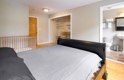 The Gray House by Gallaudet 4 BR 3 BA - Foto 20