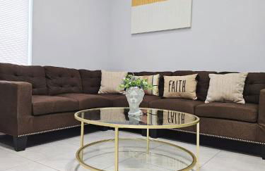 Beautiful Apartment 9 min to Mercedes Outlets - Foto 33