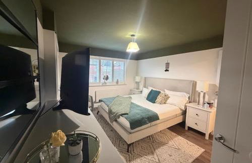 Luxury Contractor 4 Bed Home Sleeps 8 Cardiff Airport Parking - Foto 7