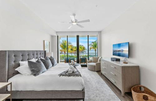 Harbor Island Beach Club - Luxury Waterfront Apartments with Views Pool Dock Private Beach Access - Photo 17