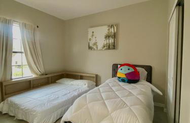 Modern Tropical Family Retreat near Legoland, Disney, Universal and Bok Towers - Foto 13