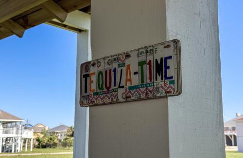 4BR Beach Haven - Deck, Gourmet Kitchen, Tiki Bar Fun - Foto 62