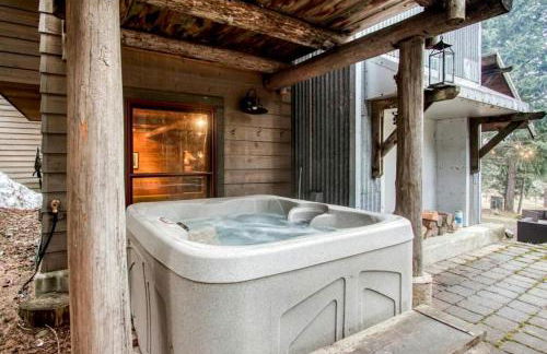 Immaculate Cabin Rental with a Hot Tub next to Lake Pend Oreille in Bonner County, Idaho - Foto 8