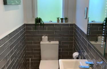 Promenade Apartment with own Beach Hut - Photo 9