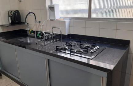 Apartamento Frente Praia Embaré - Varanda Aconchegante - Pet Friendly - Foto 30