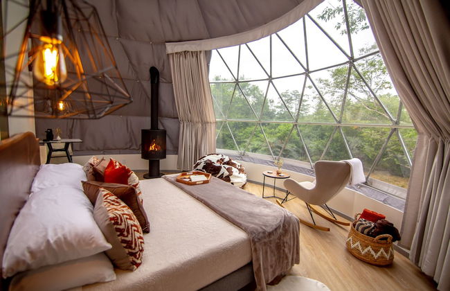 FlowEdge Riverside Getaway - Photo 13