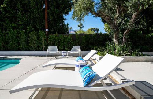 Monterey Manor Interior Designed Home Plus Pool - Photo 55