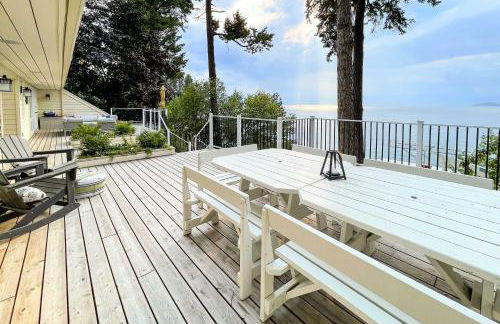 Peaceful Lakeside Retreat with Deck and Amazing Views! - Foto 30