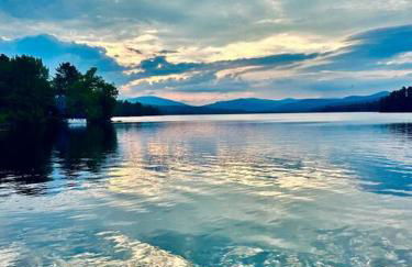 Luxe Modern Lakefront Oasis - Hot Tub, Sunset Views, Pet & Family Friendly! Close to UMF! - Foto 73