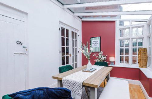 Stylish 4 Bedroom Home in Port Sunlight with 7 Beds Perfect for Business Bookings and Groups - Foto 40