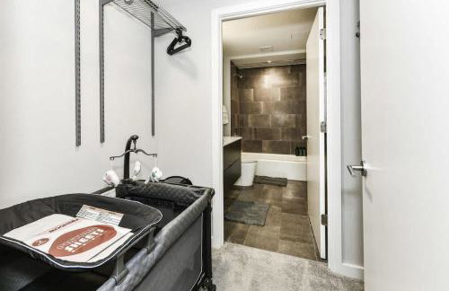 2BR Urban Retreat Gym Parkng and Scenic Rooftop - Foto 21