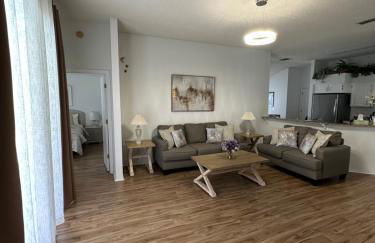 Private pool with a beautiful view overlooking the lake! Near Disney - Universal - Foto 23