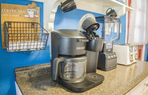 White Picket Fence - EV Charger! - Foto 7