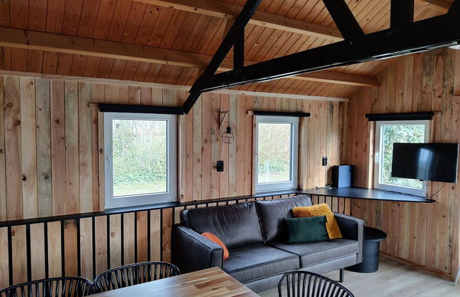 Spacious Nature Retreat - Photo 8